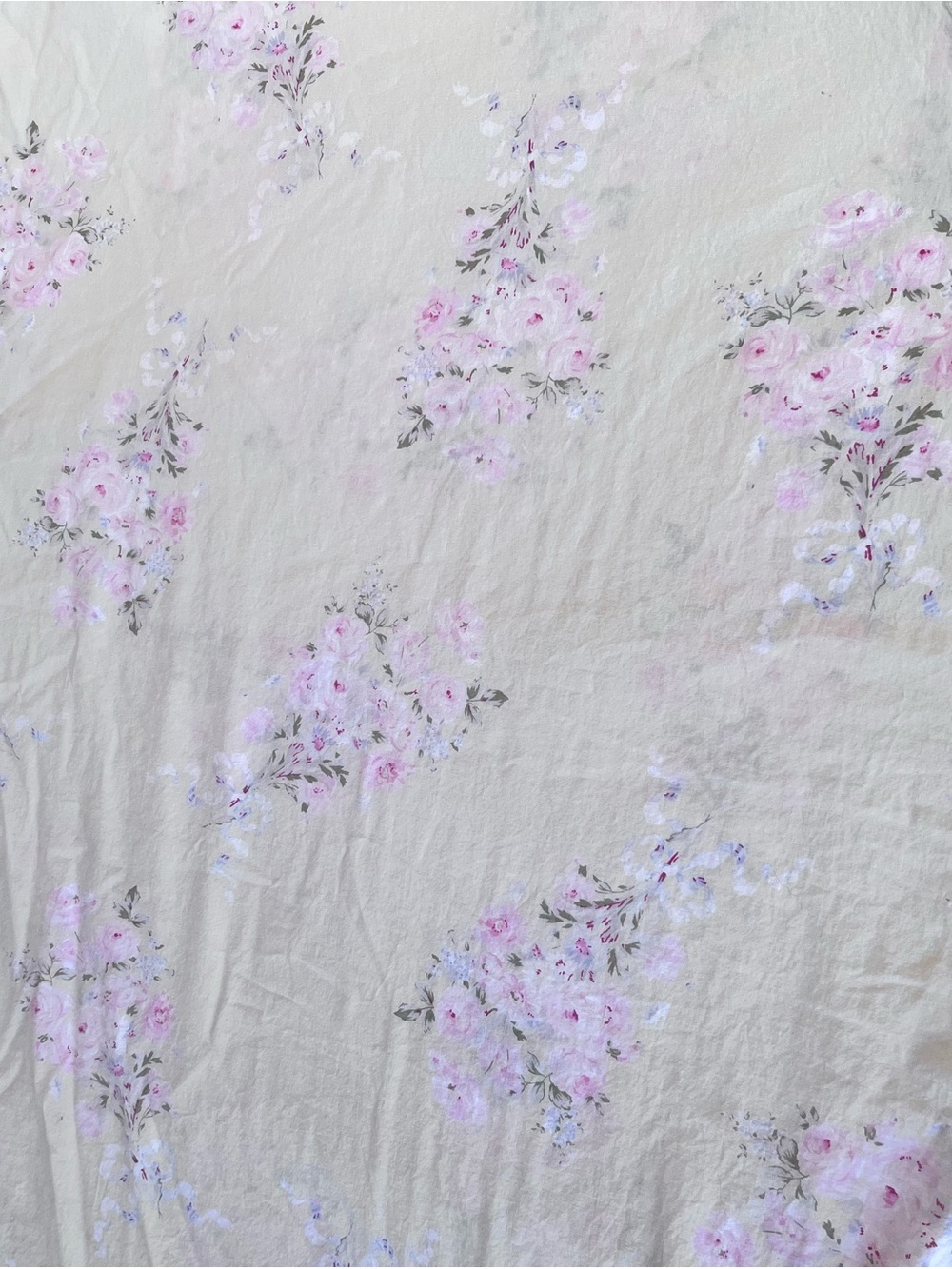 Shabby Chic Ruffled Tablecloth - Picture 8 of 12